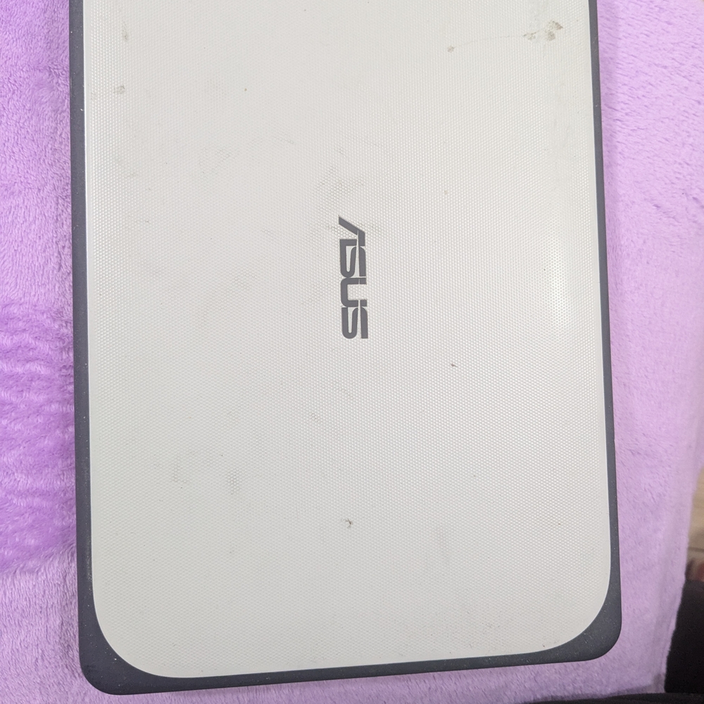 ASUS White Laptop